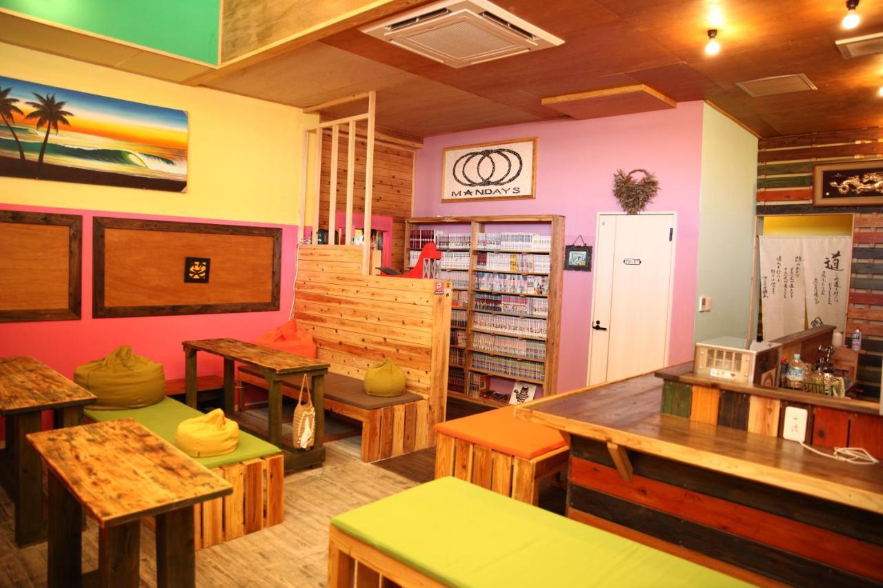 みーまん奄美 Hostel Amami Exterior photo