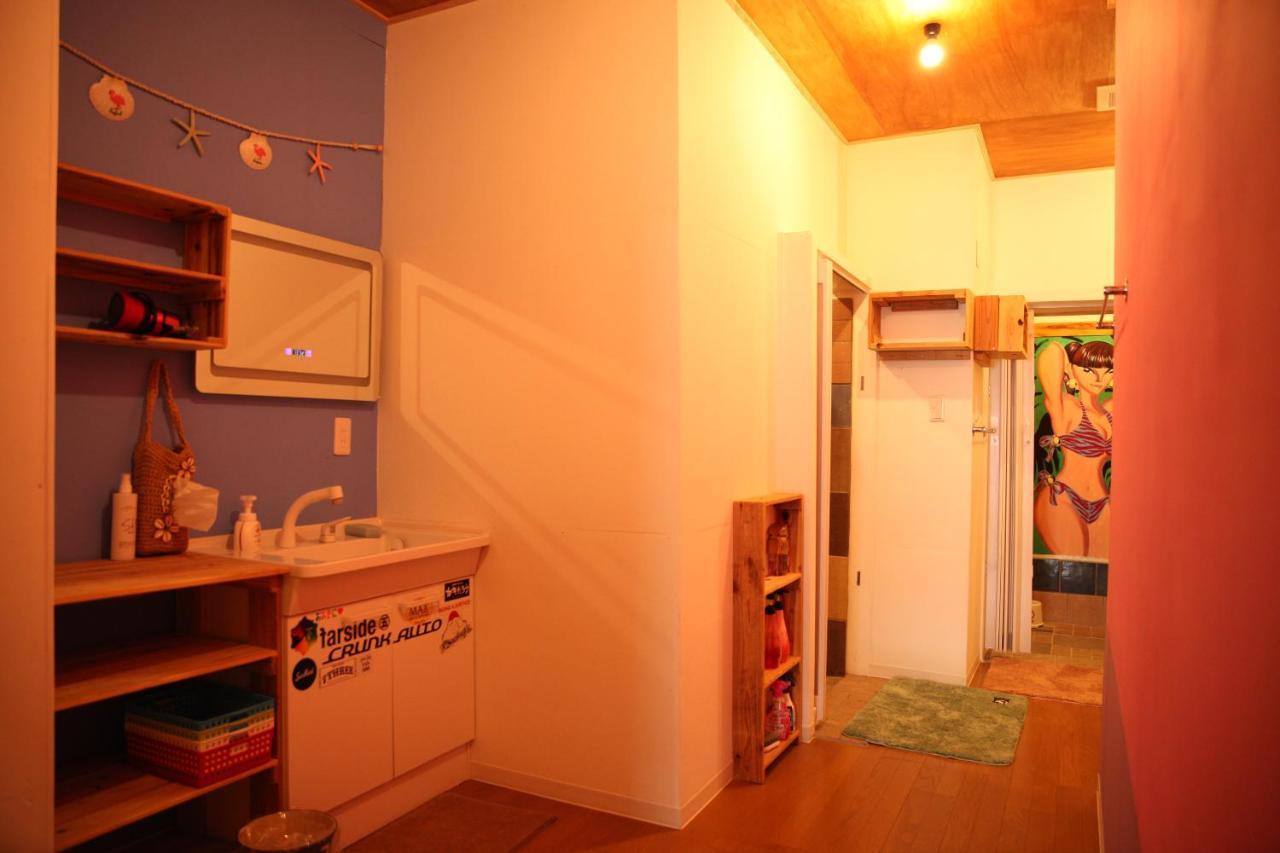 みーまん奄美 Hostel Amami Exterior photo