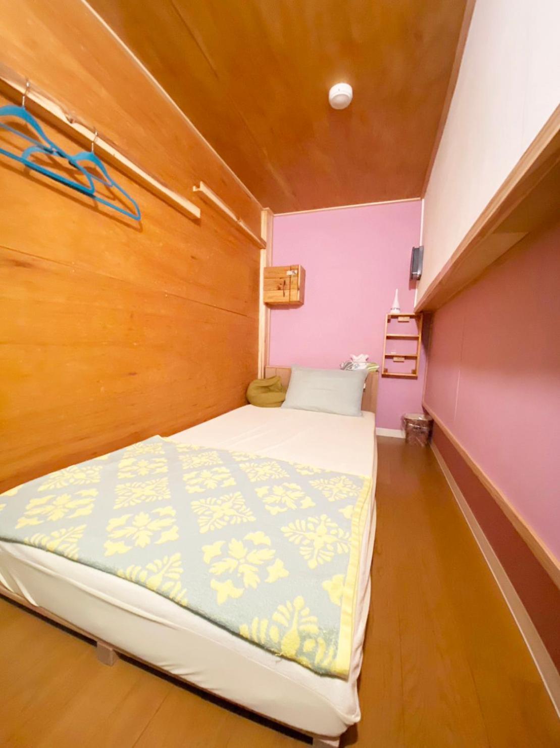 みーまん奄美 Hostel Amami Exterior photo
